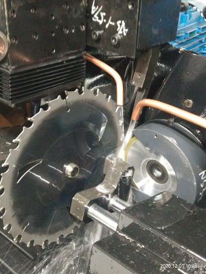 ماشین تراش CNC با دقت بالا